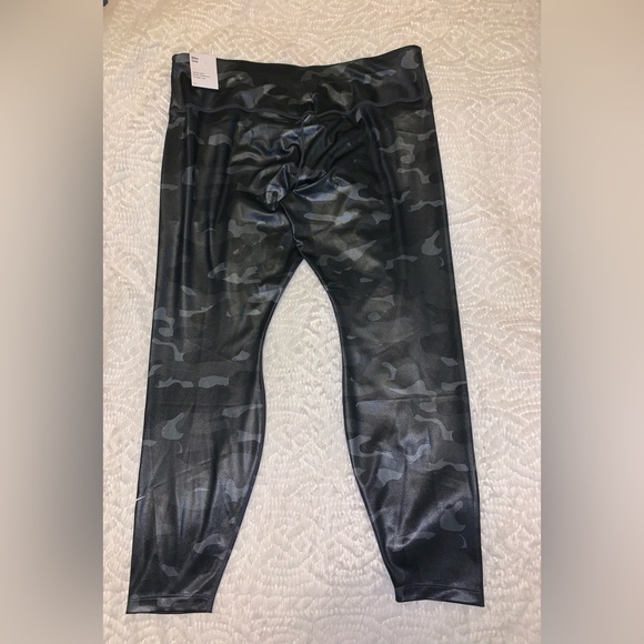 DRI-FIT MIDRISE CAMO LEGGINGS - Picture 6 of 6